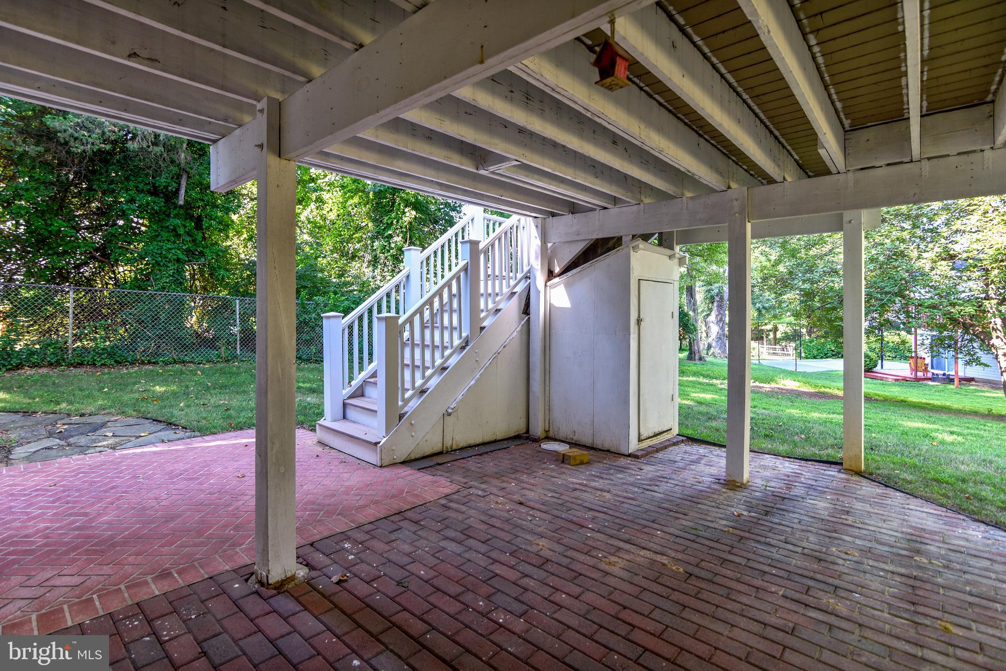 OLD COURTHOUSE WOODS - Residential Lease