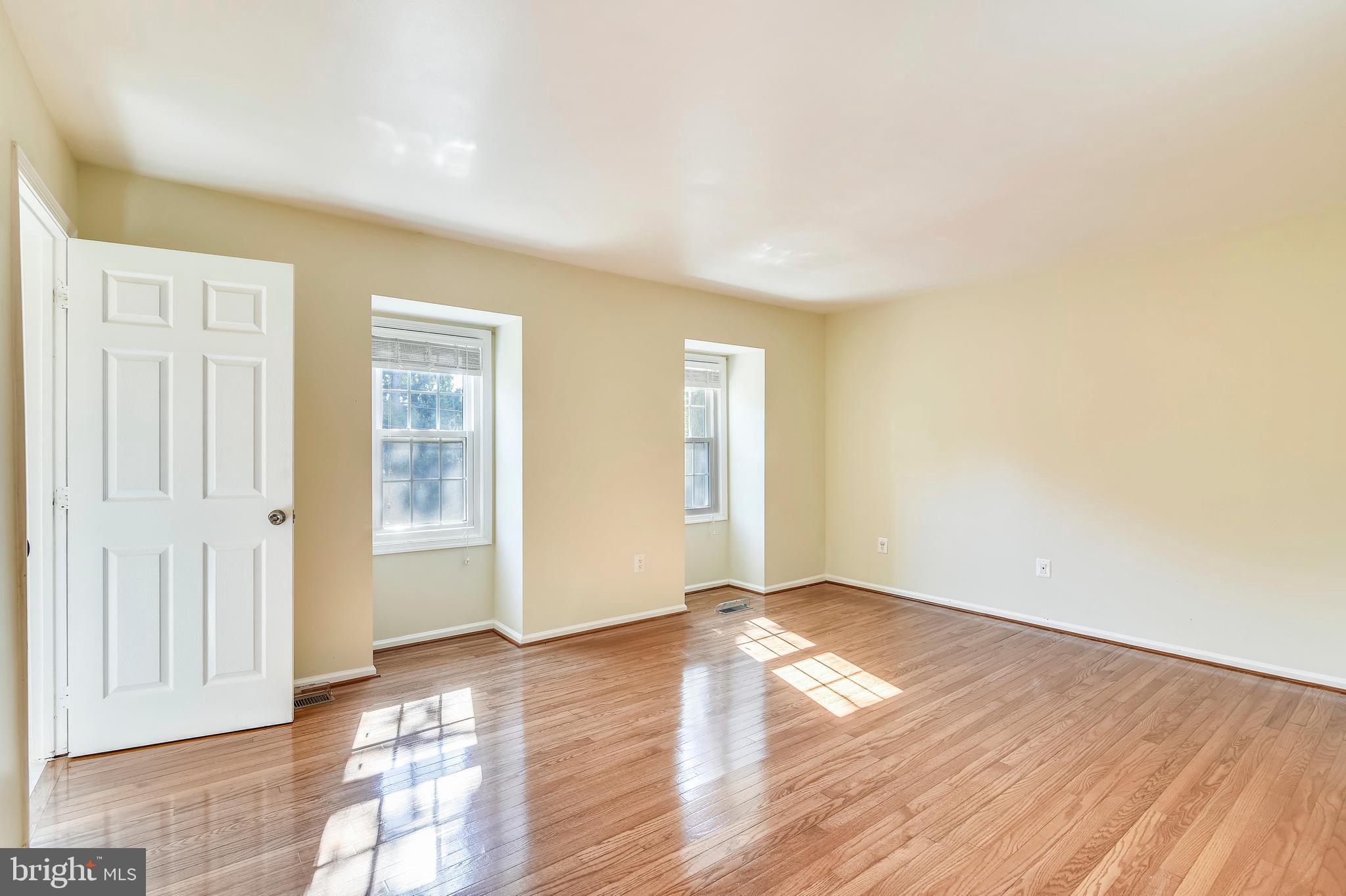 OLD COURTHOUSE WOODS - Residential Lease