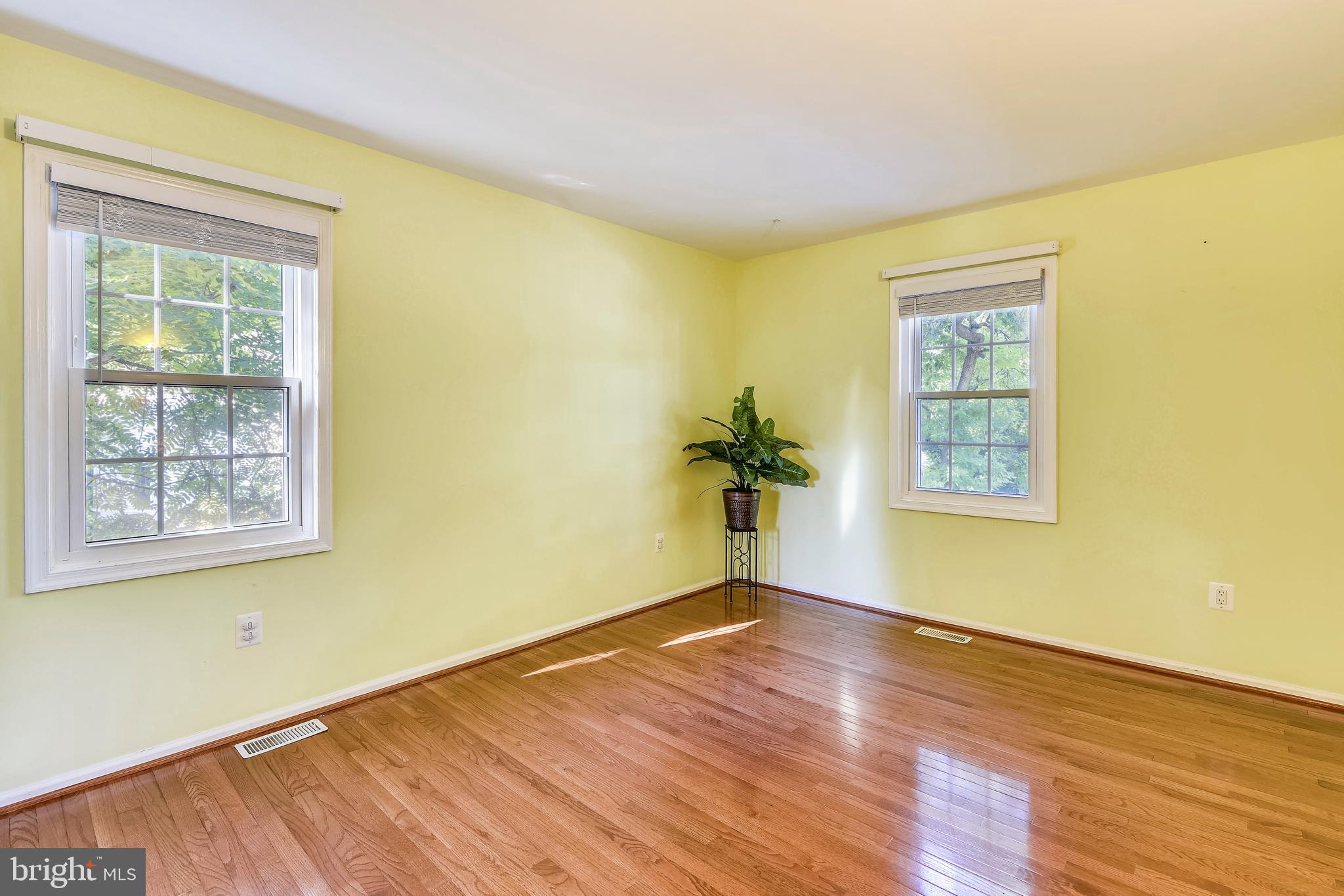 OLD COURTHOUSE WOODS - Residential Lease