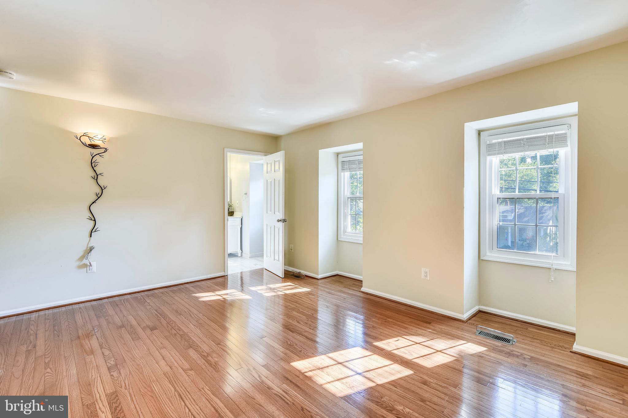 OLD COURTHOUSE WOODS - Residential Lease