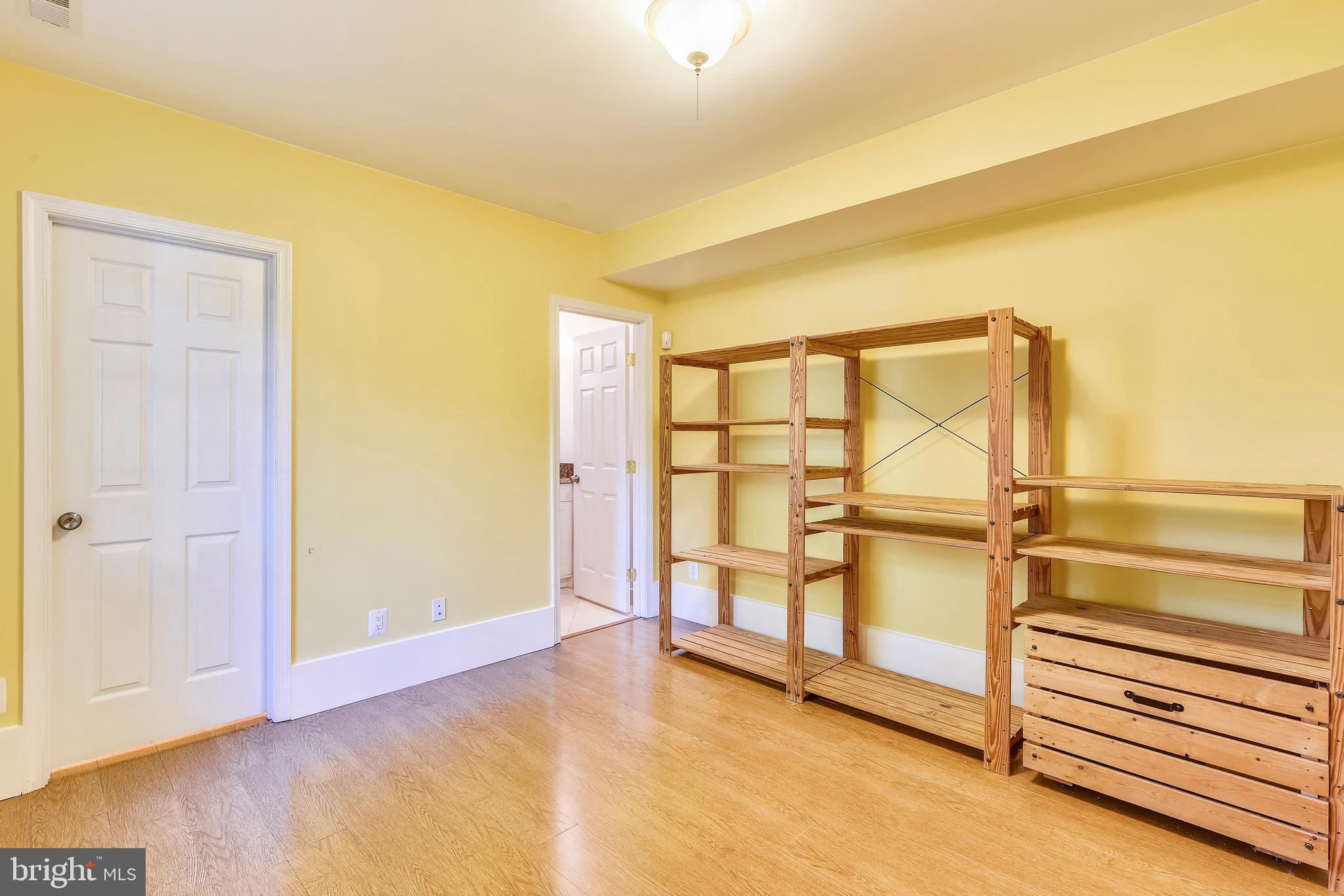 OLD COURTHOUSE WOODS - Residential Lease