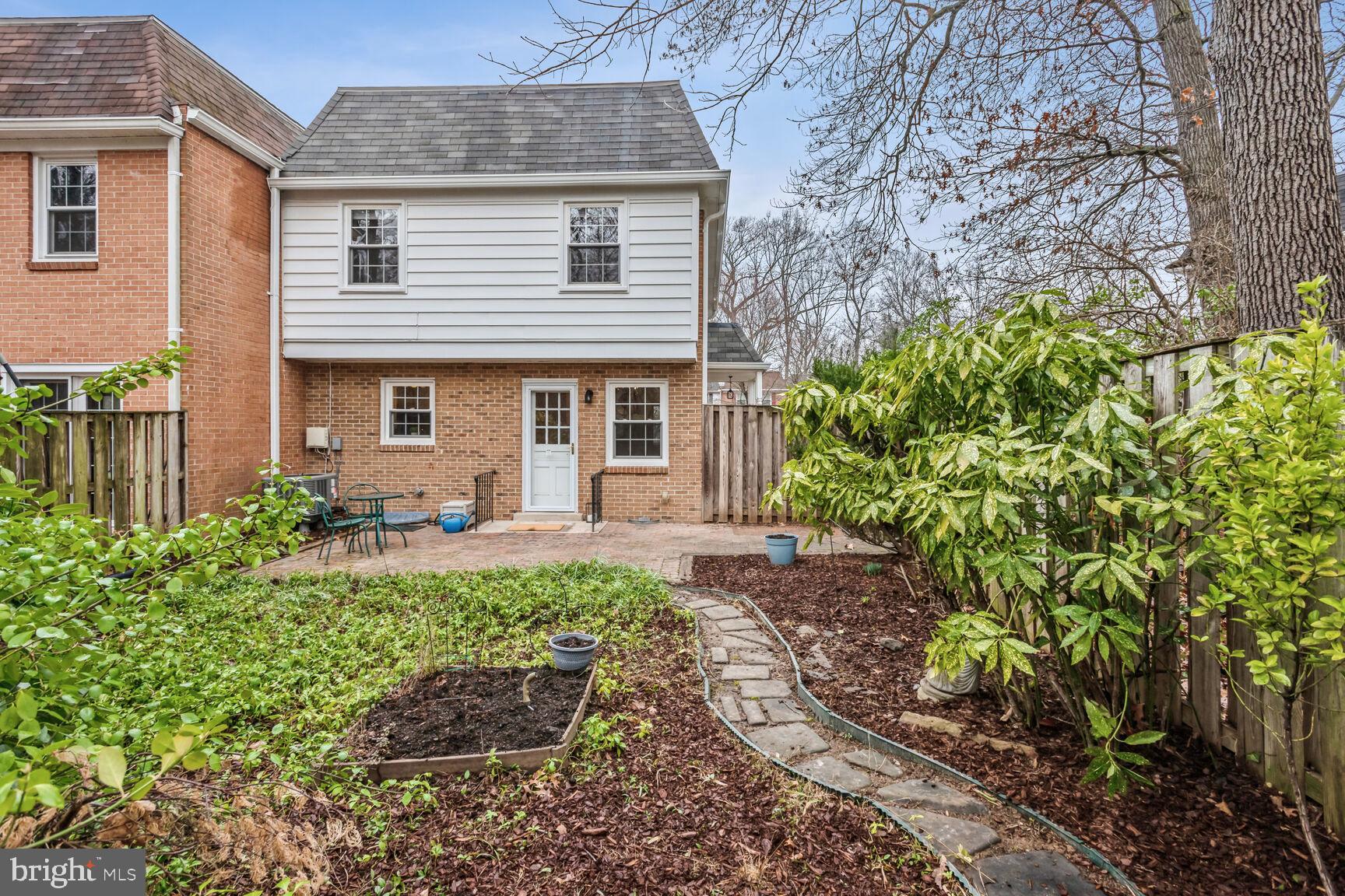 RESTON - Residential