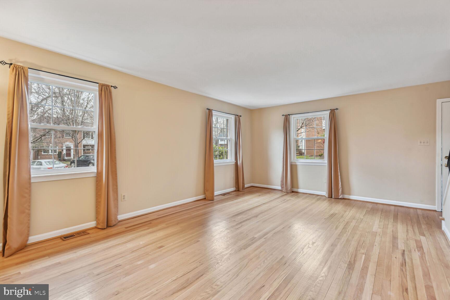 RESTON - Residential