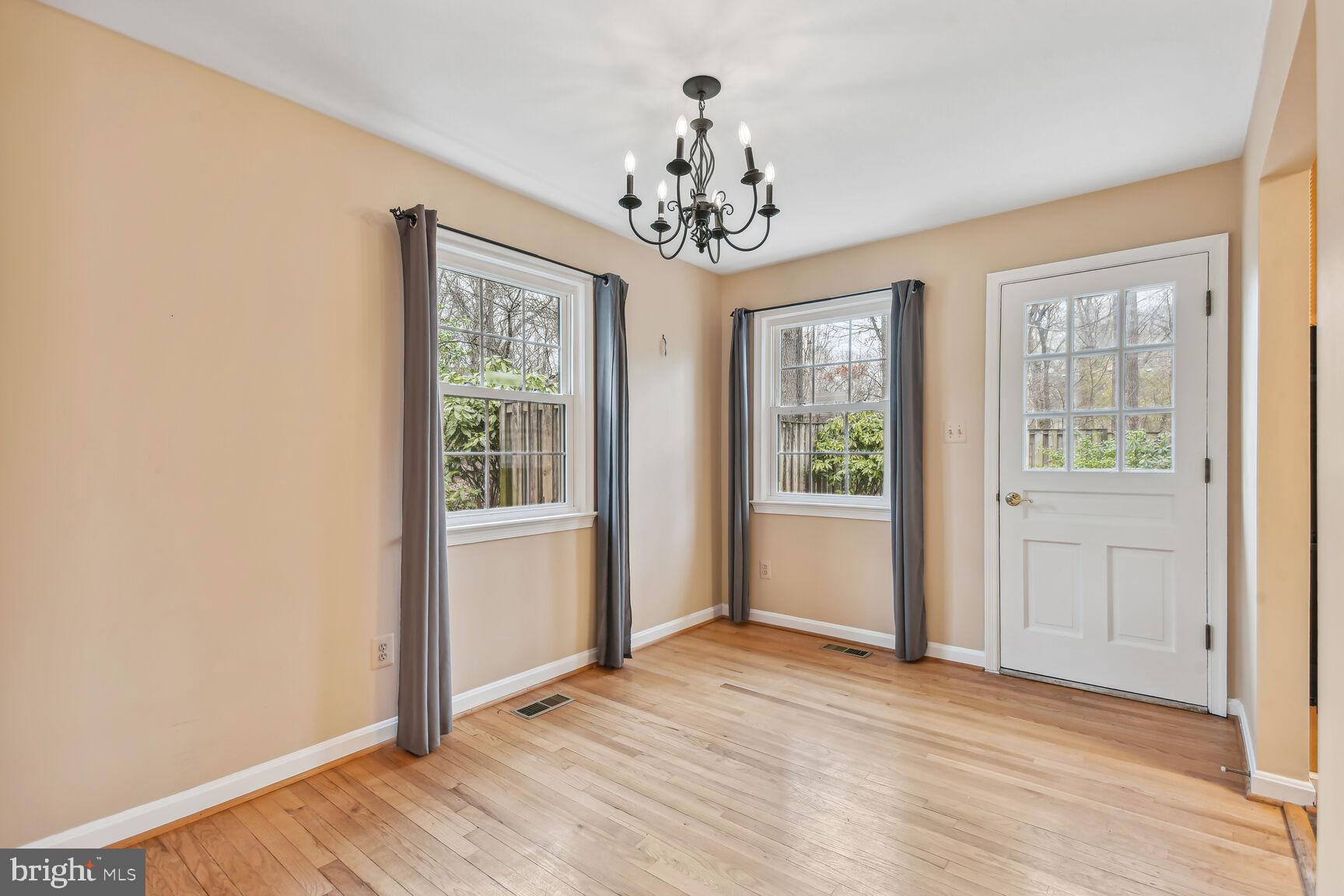 RESTON - Residential