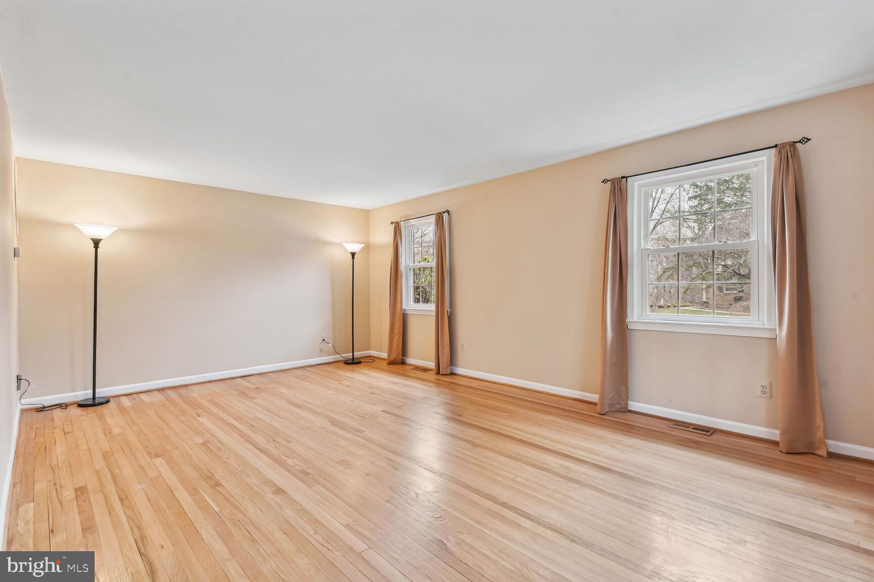 RESTON - Residential