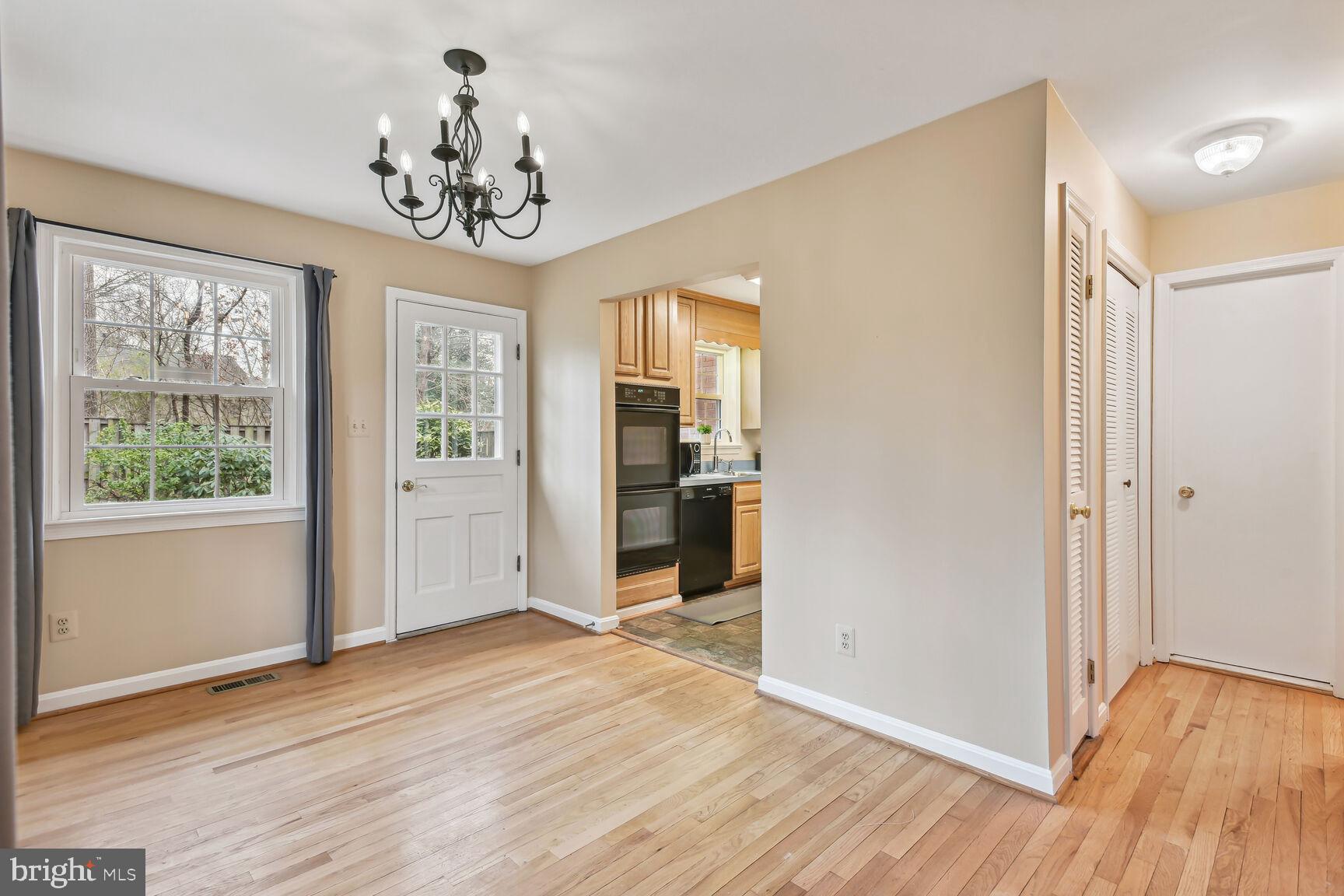 RESTON - Residential