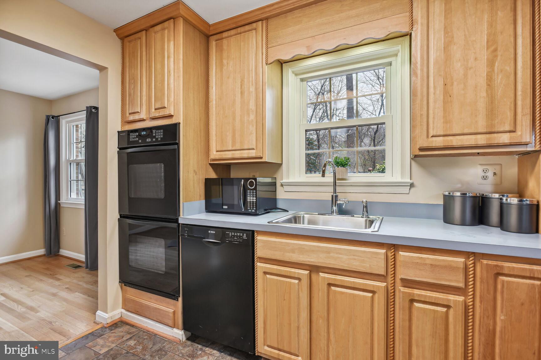 RESTON - Residential