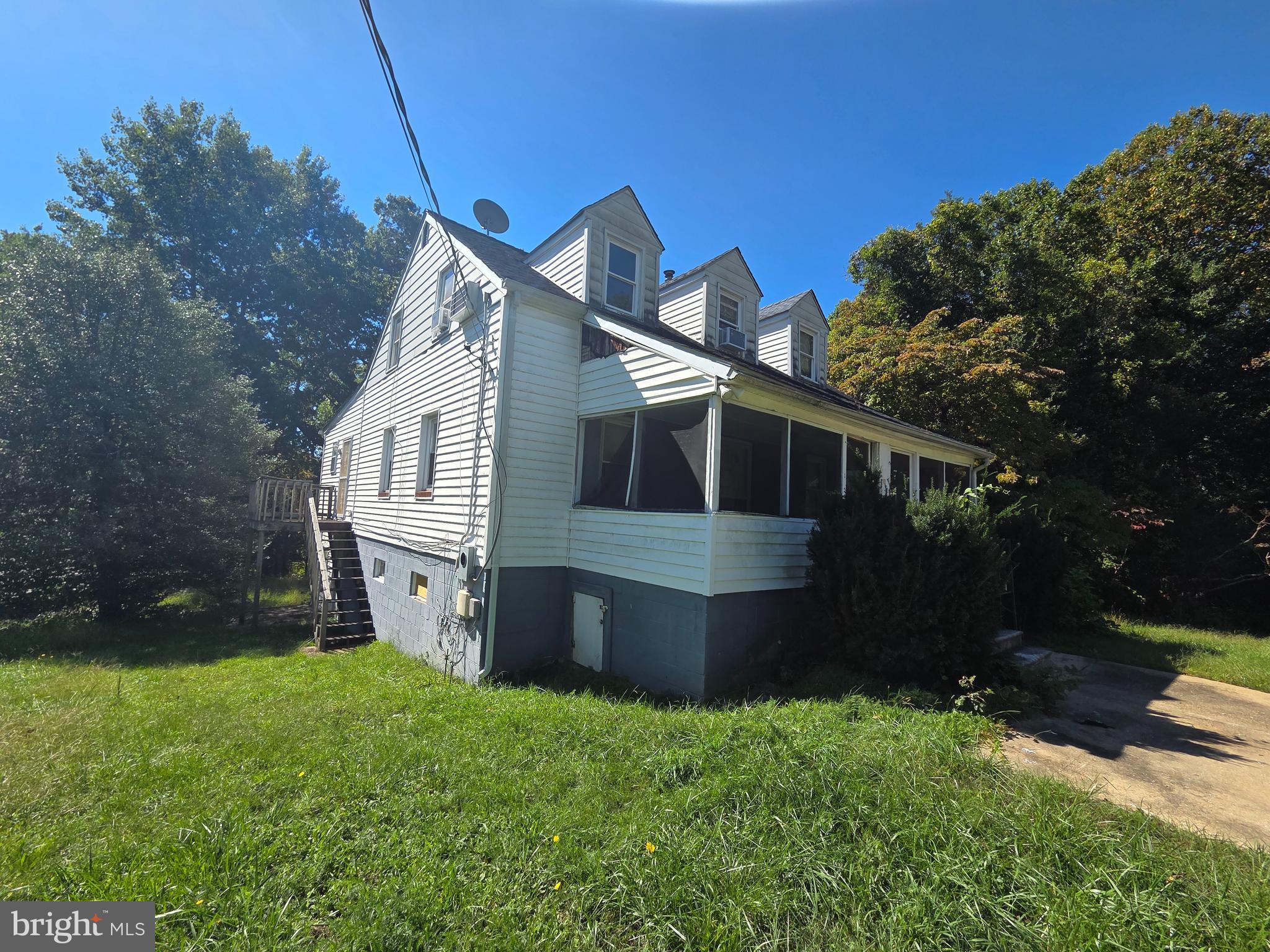 105 SIMMONS ROAD