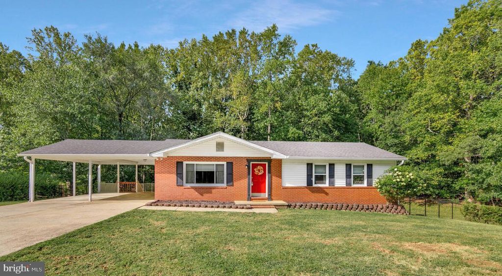 Photo of 2235 Brians Way, LUSBY, MD 20657 (MLS # MDCA2022882)