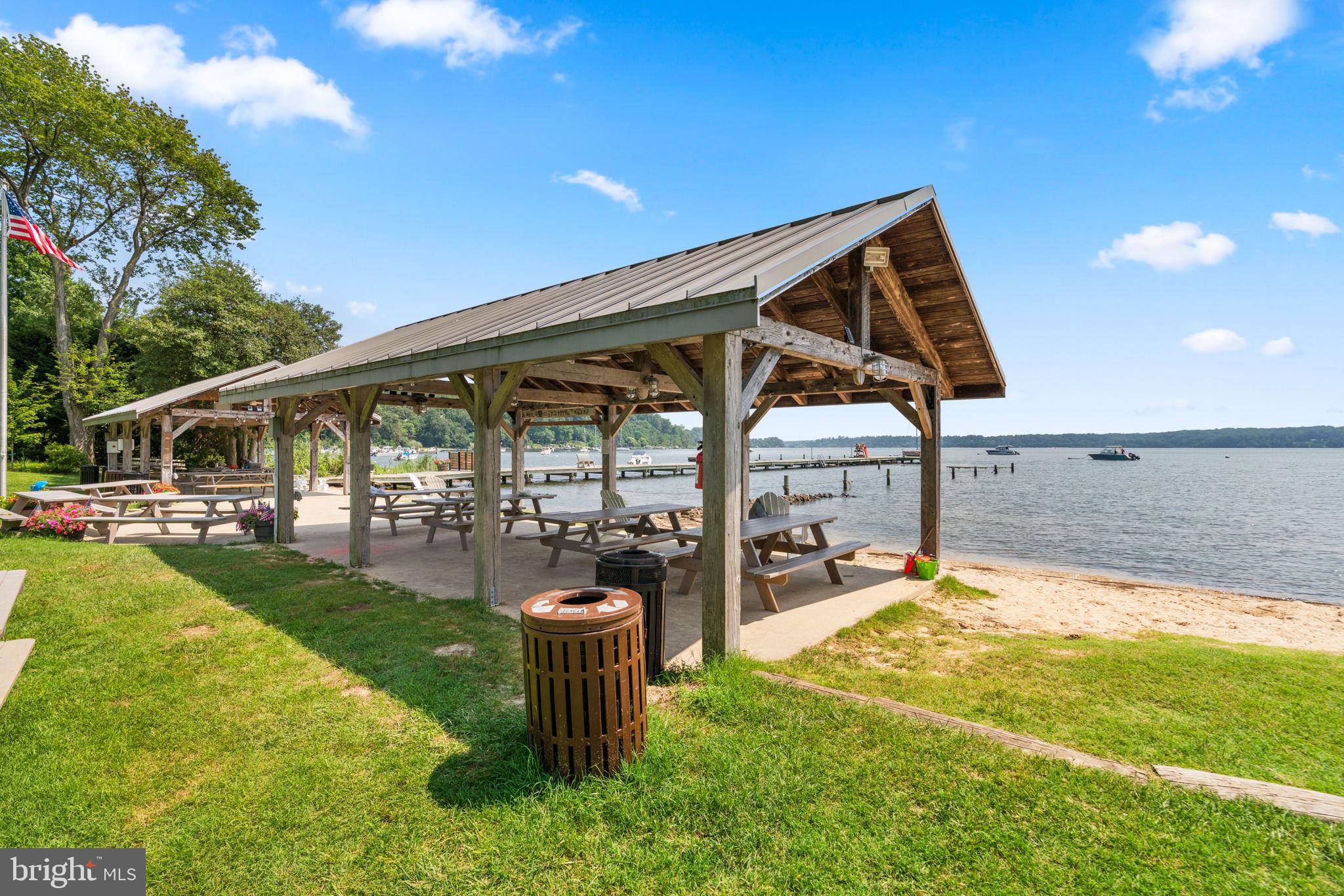 ROUND BAY - Residential