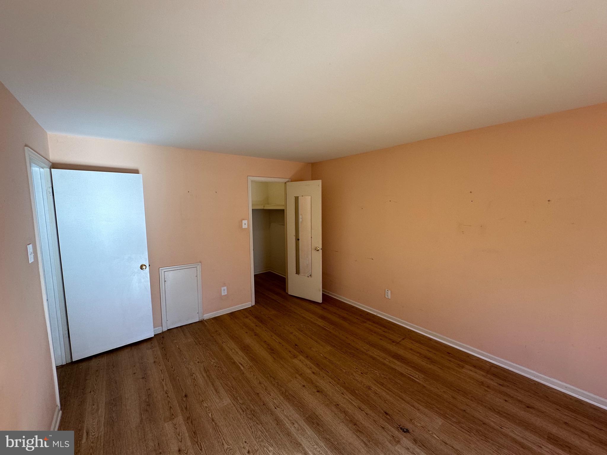 SAW MILL VALLEY - Residential