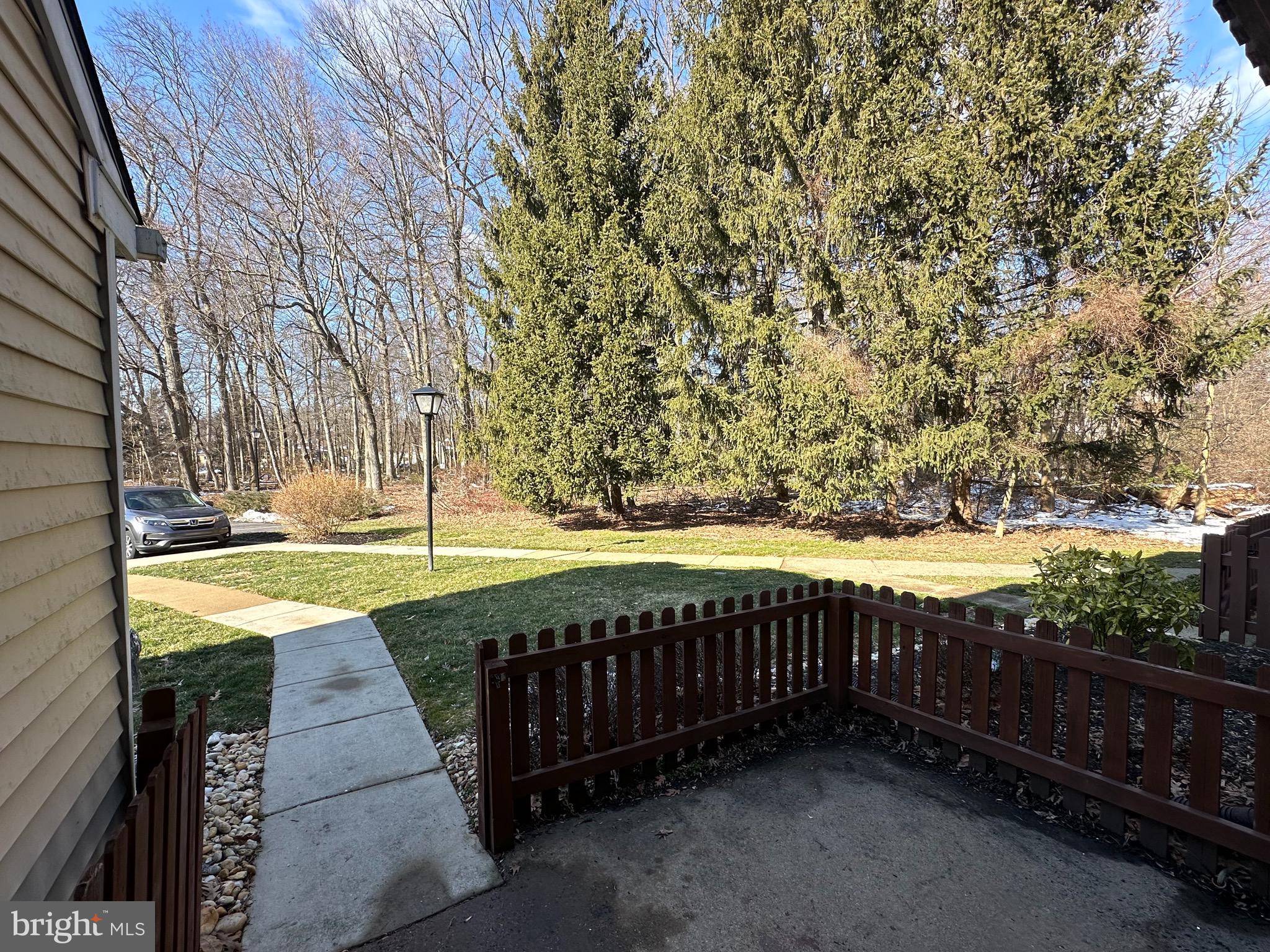 SAW MILL VALLEY - Residential