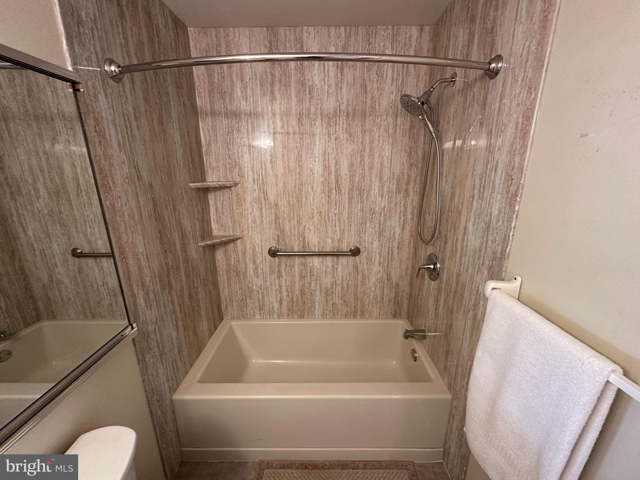 SAW MILL VALLEY - Residential