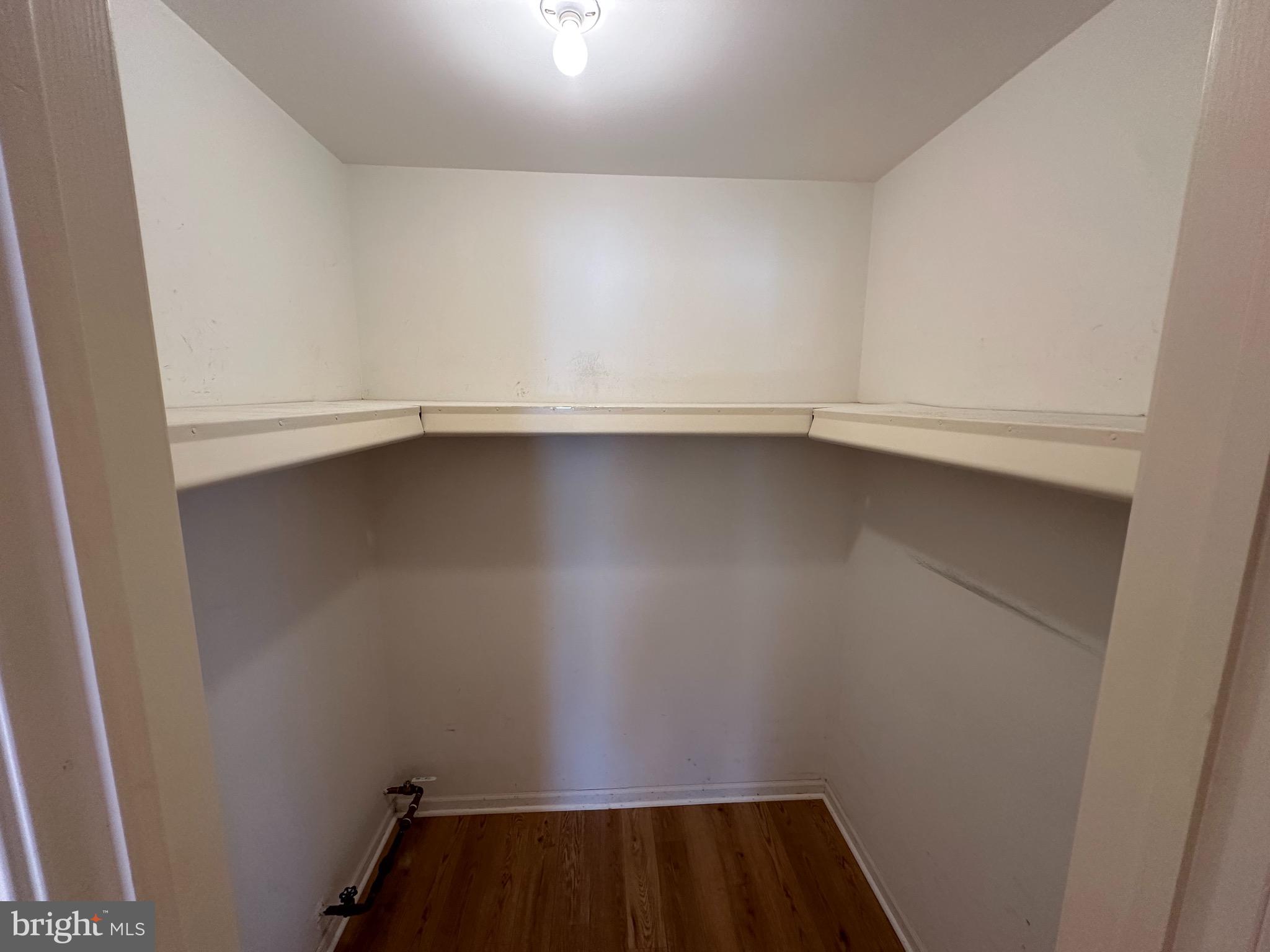 SAW MILL VALLEY - Residential