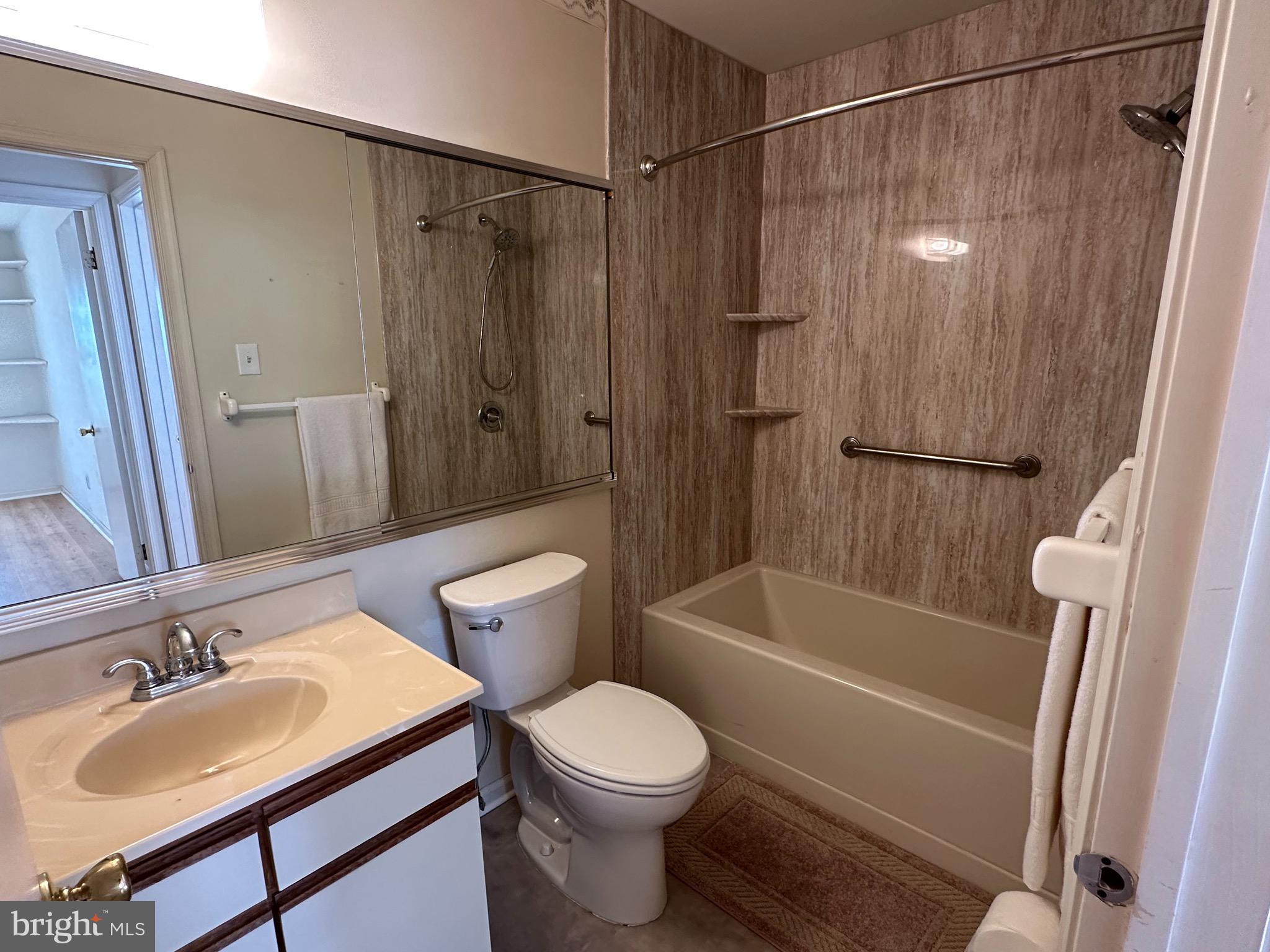 SAW MILL VALLEY - Residential
