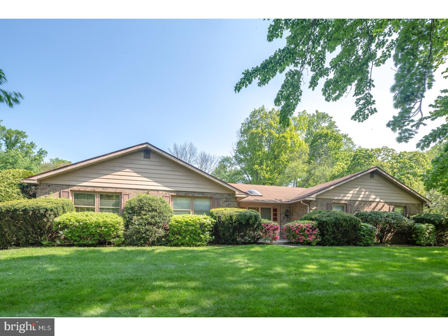 EXECUTIVE ESTATES - Residential