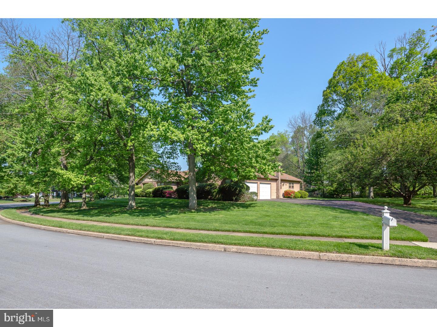 EXECUTIVE ESTATES - Residential