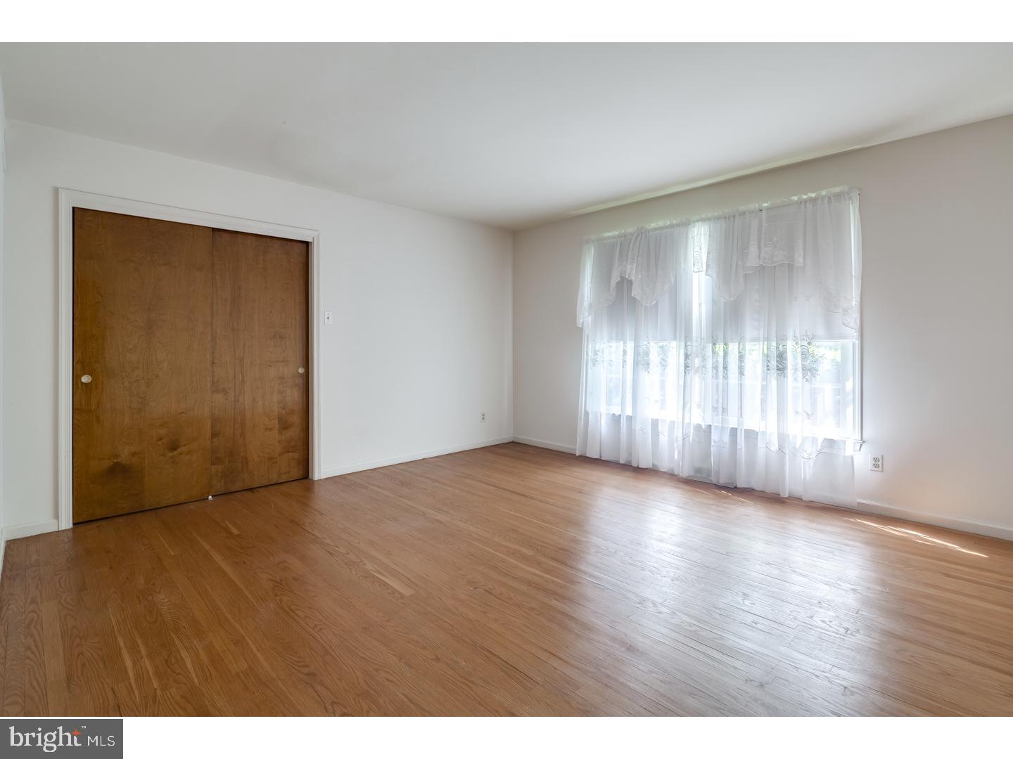 EXECUTIVE ESTATES - Residential