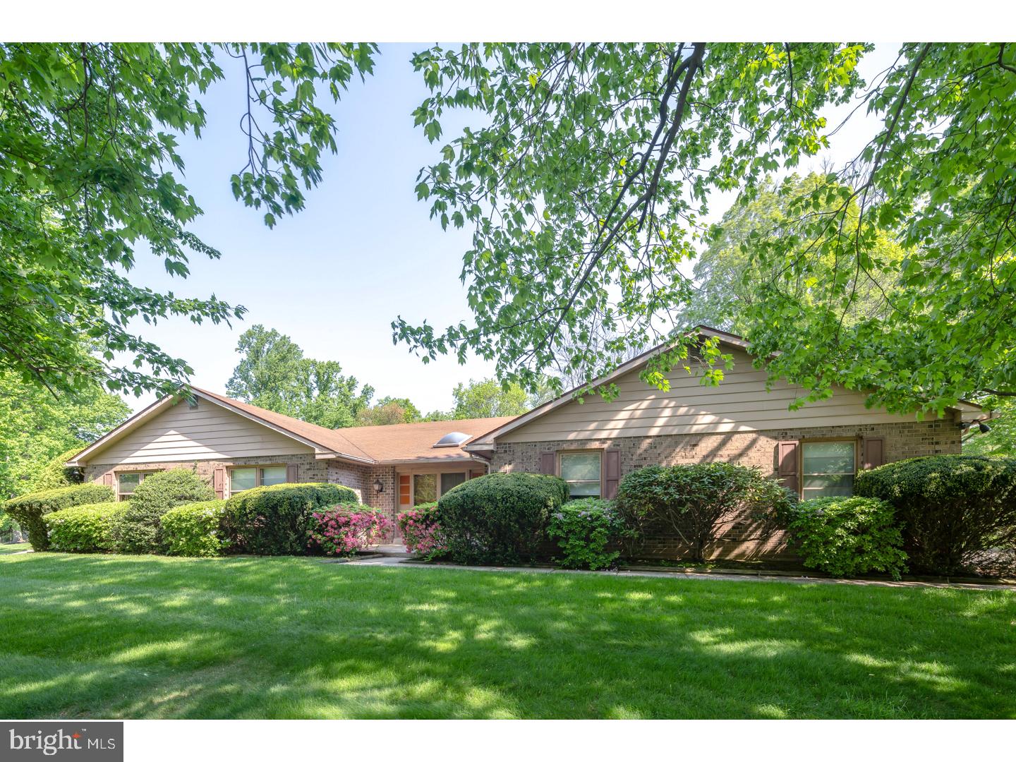 EXECUTIVE ESTATES - Residential