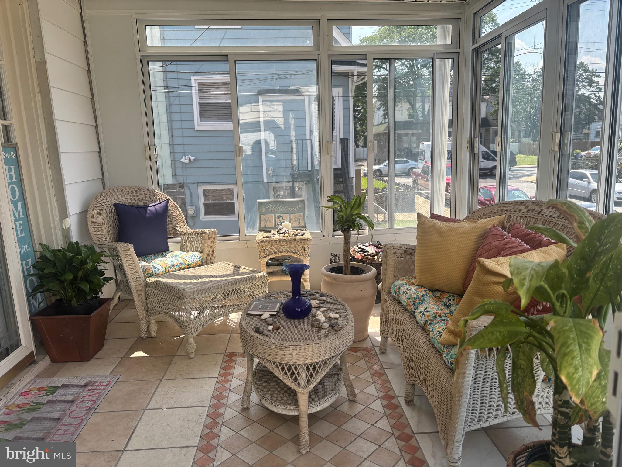 800 CONNELL AVENUE