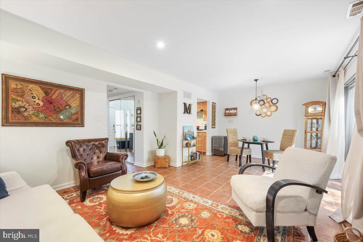 3 DORSET DRIVE
