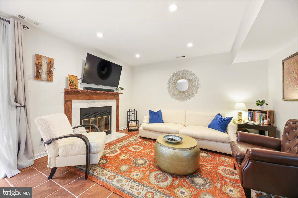 3 DORSET DRIVE