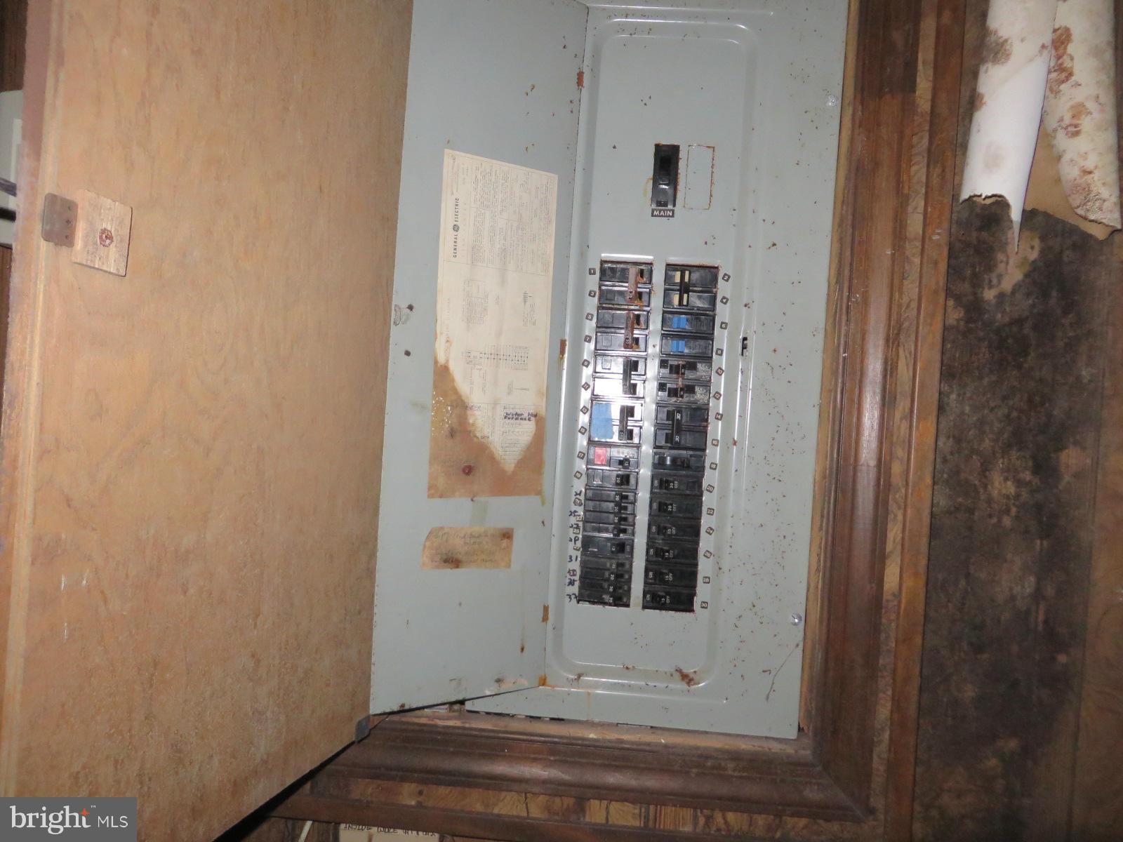 WOLF TRAP WOODS - Residential