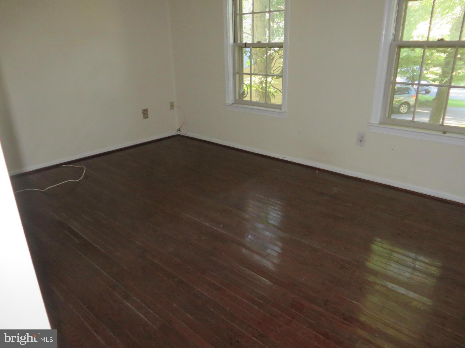 WOLF TRAP WOODS - Residential