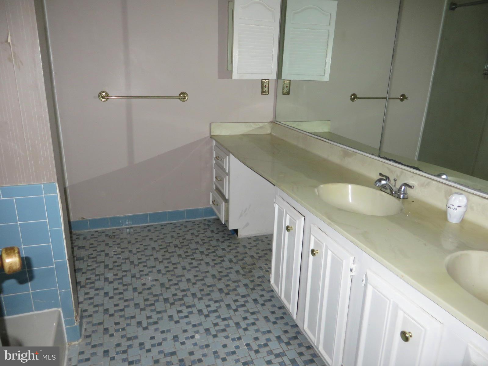 WOLF TRAP WOODS - Residential