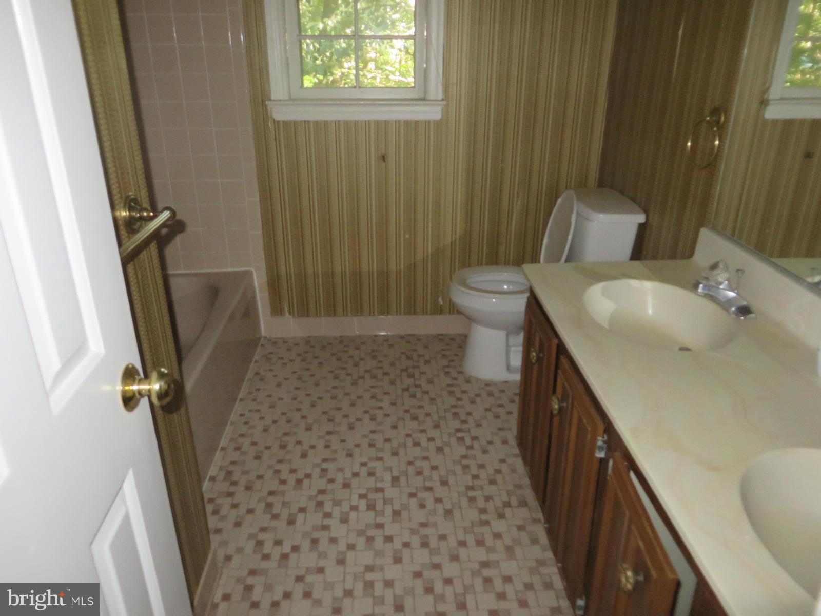 WOLF TRAP WOODS - Residential