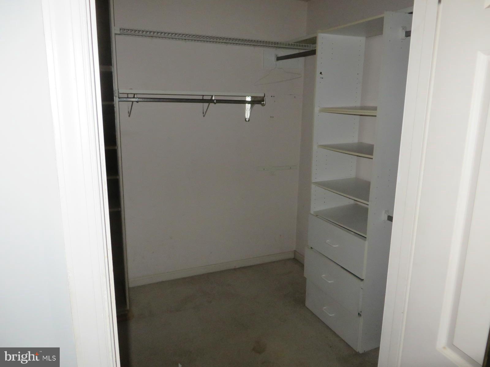 WOLF TRAP WOODS - Residential