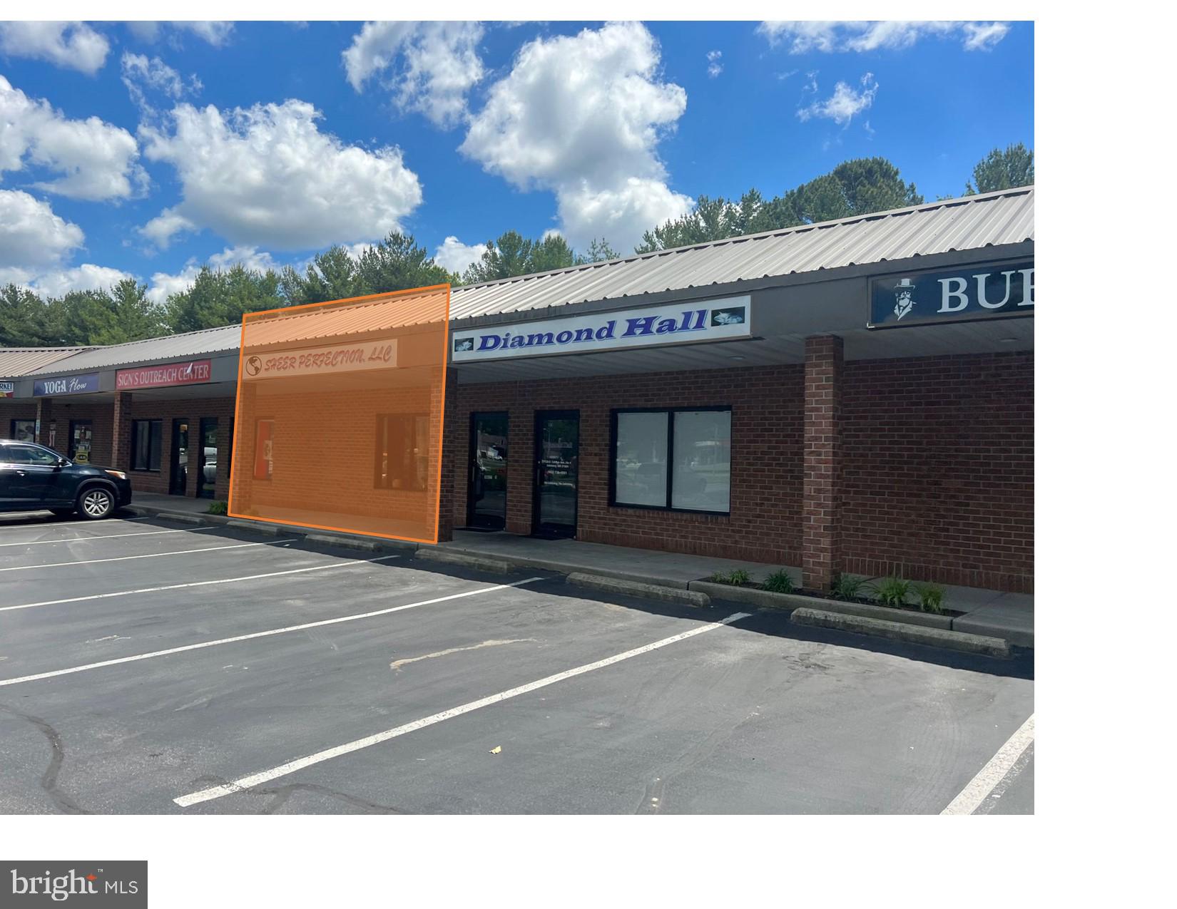 1,200 sq ft office / retail unit offers a direct access from the shopping center main entrance on E College Ave, giving it the prime location in the center for signage and visibility.
The space features a large front displace window, three - four private offices/rooms, additional storage and one private restroom.