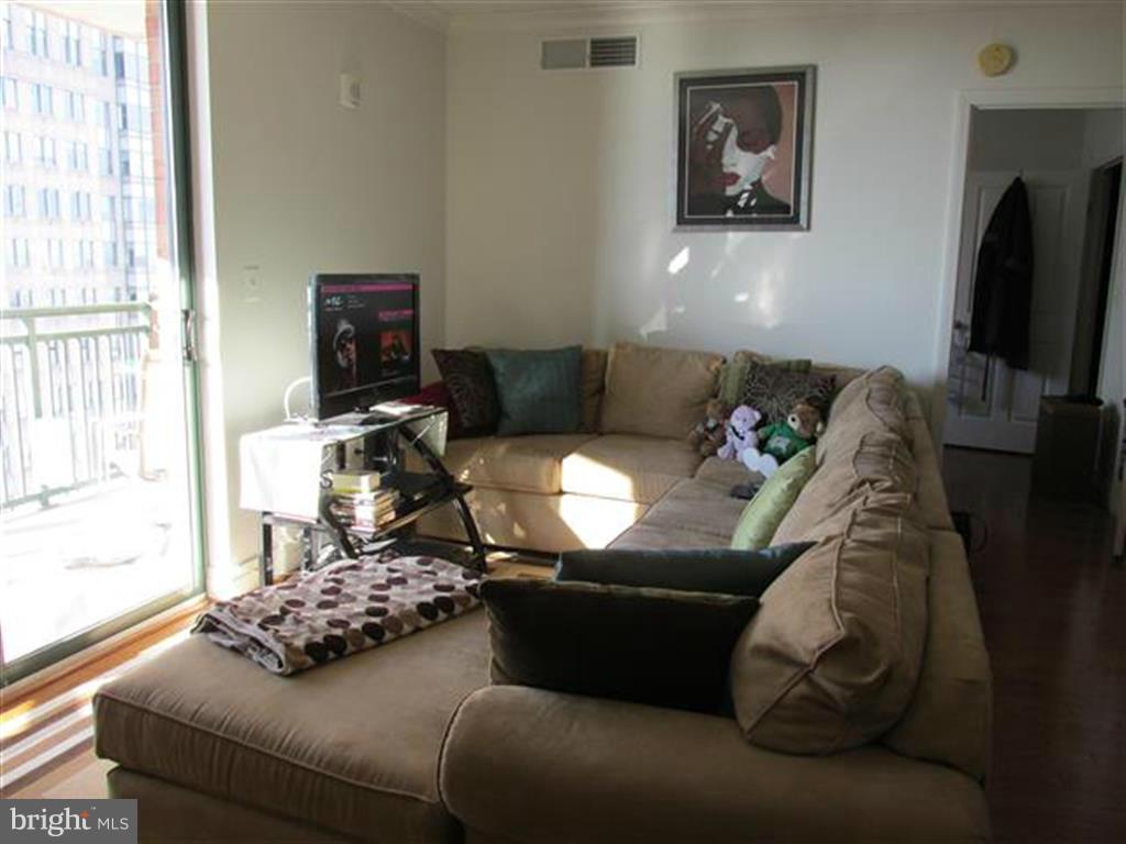 INNER HARBOR - Residential Lease