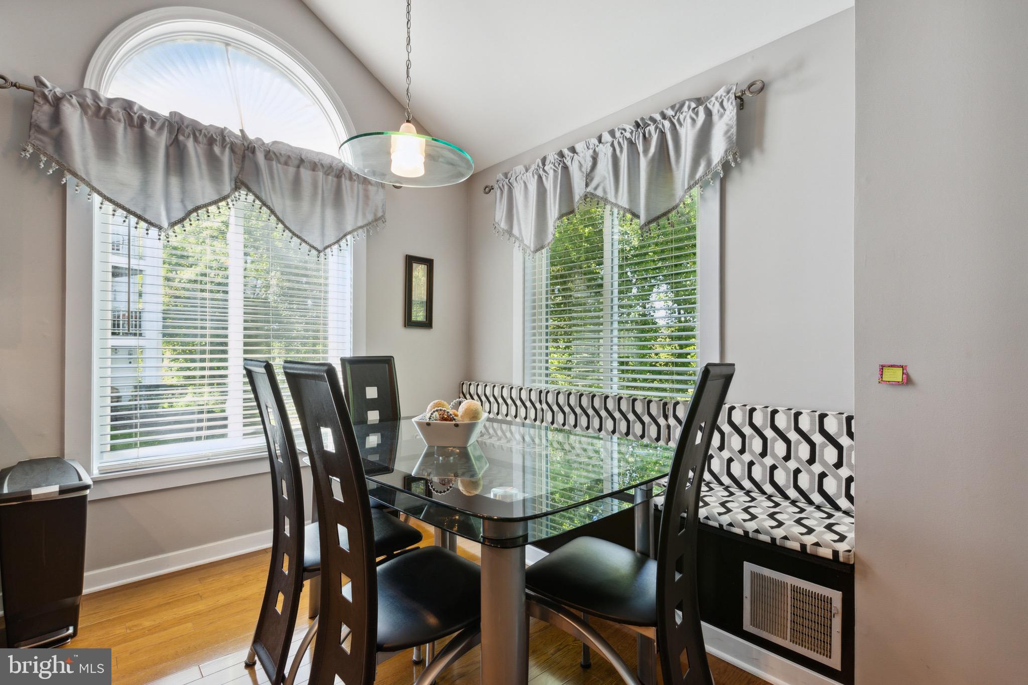 PARRS RIDGE - Residential