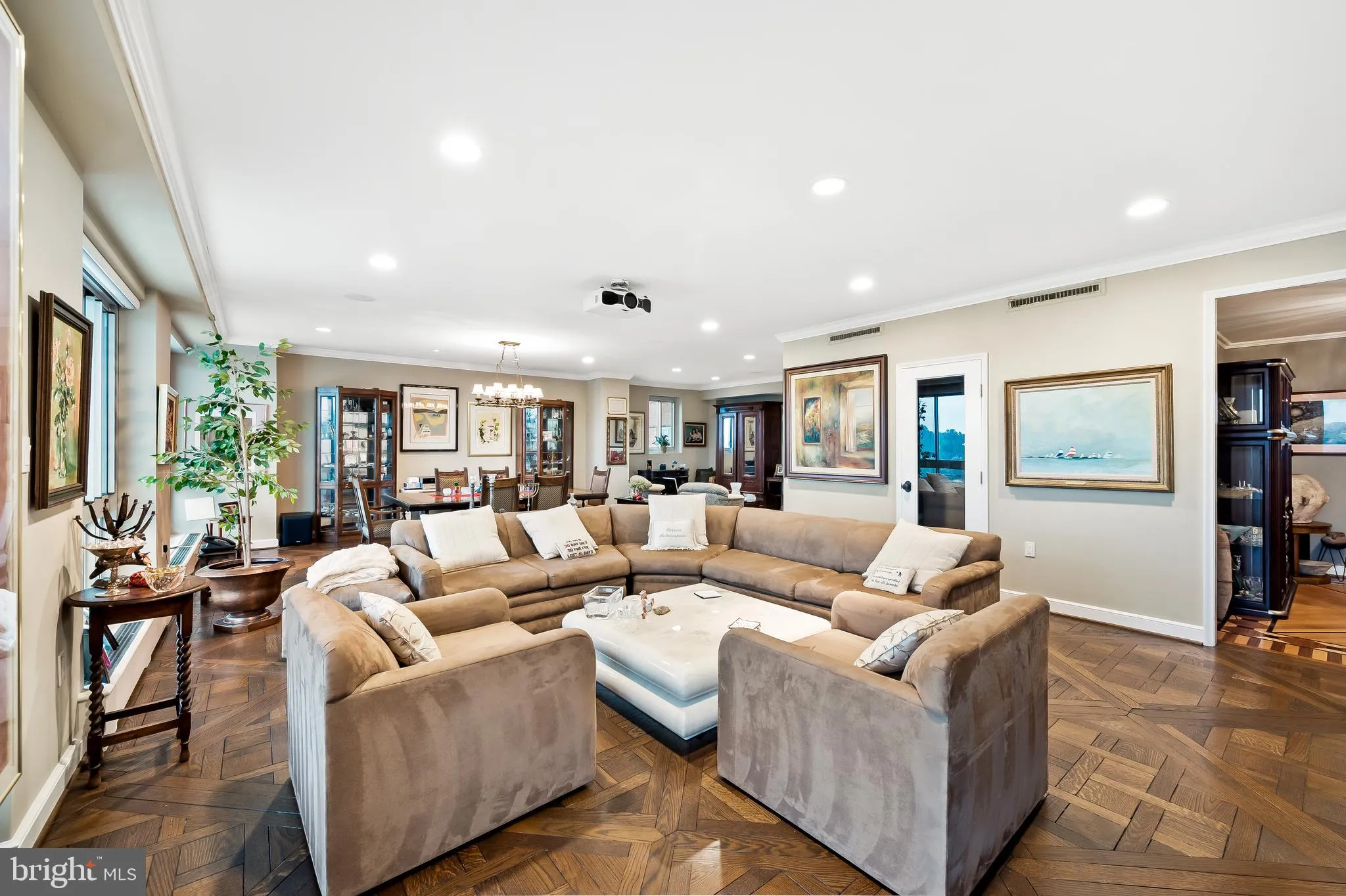 Pikesville, Maryland 21208, United States, 2 Bedrooms Bedrooms, ,3 BathroomsBathrooms,Residential,Active,41439