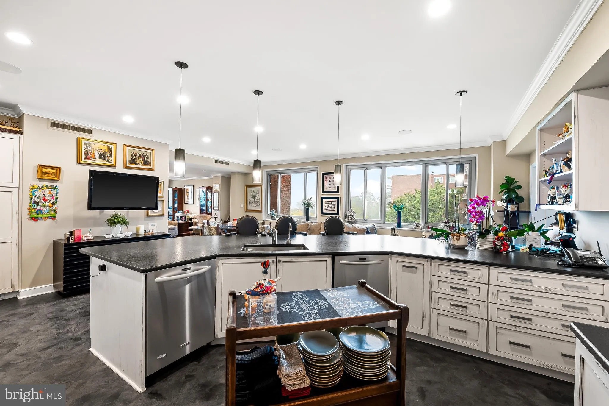 Pikesville, Maryland 21208, United States, 2 Bedrooms Bedrooms, ,3 BathroomsBathrooms,Residential,Active,41439