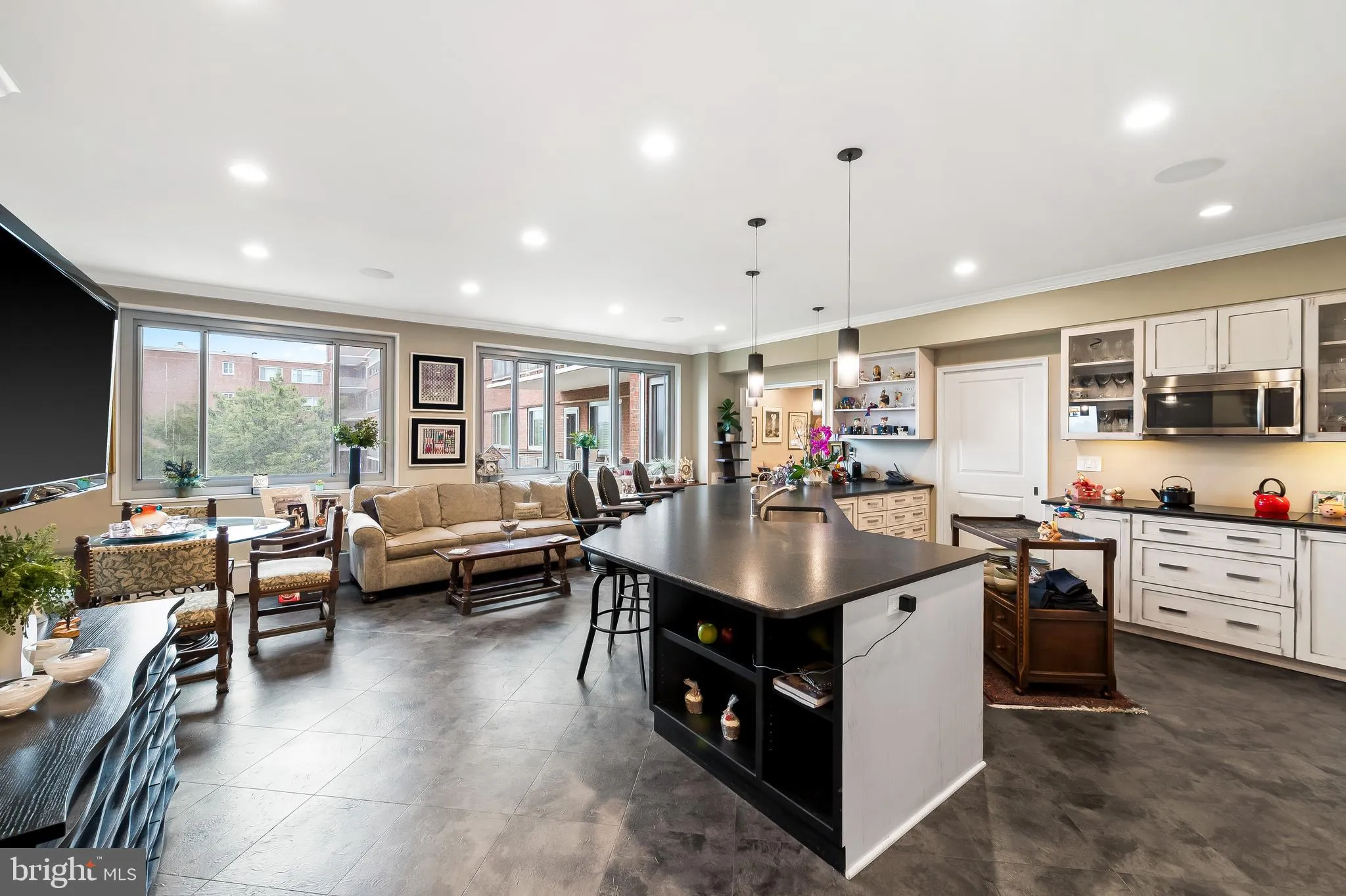 Pikesville, Maryland 21208, United States, 2 Bedrooms Bedrooms, ,3 BathroomsBathrooms,Residential,Active,41439