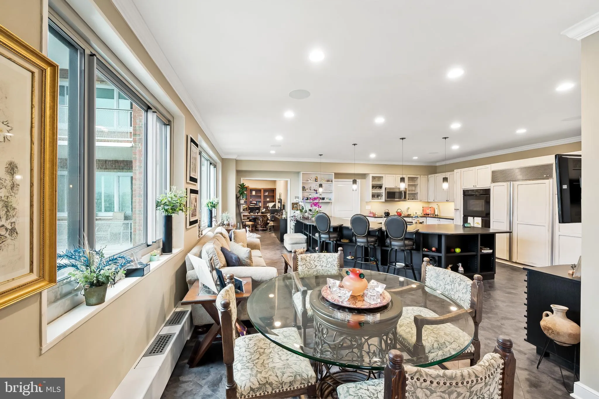 Pikesville, Maryland 21208, United States, 2 Bedrooms Bedrooms, ,3 BathroomsBathrooms,Residential,Active,41439