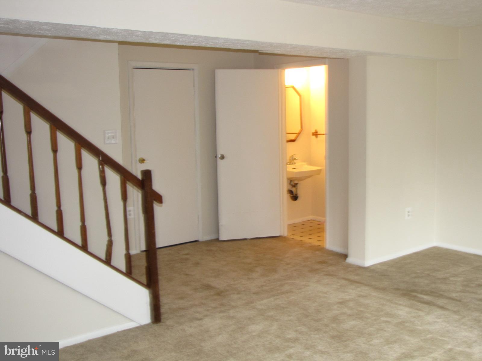 LITTLE ROCKY RUN - Residential Lease