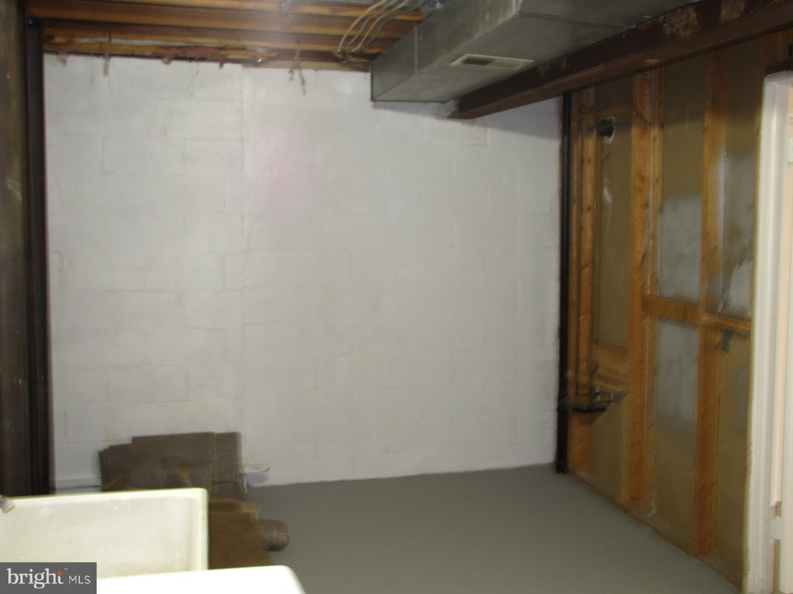 LITTLE ROCKY RUN - Residential Lease