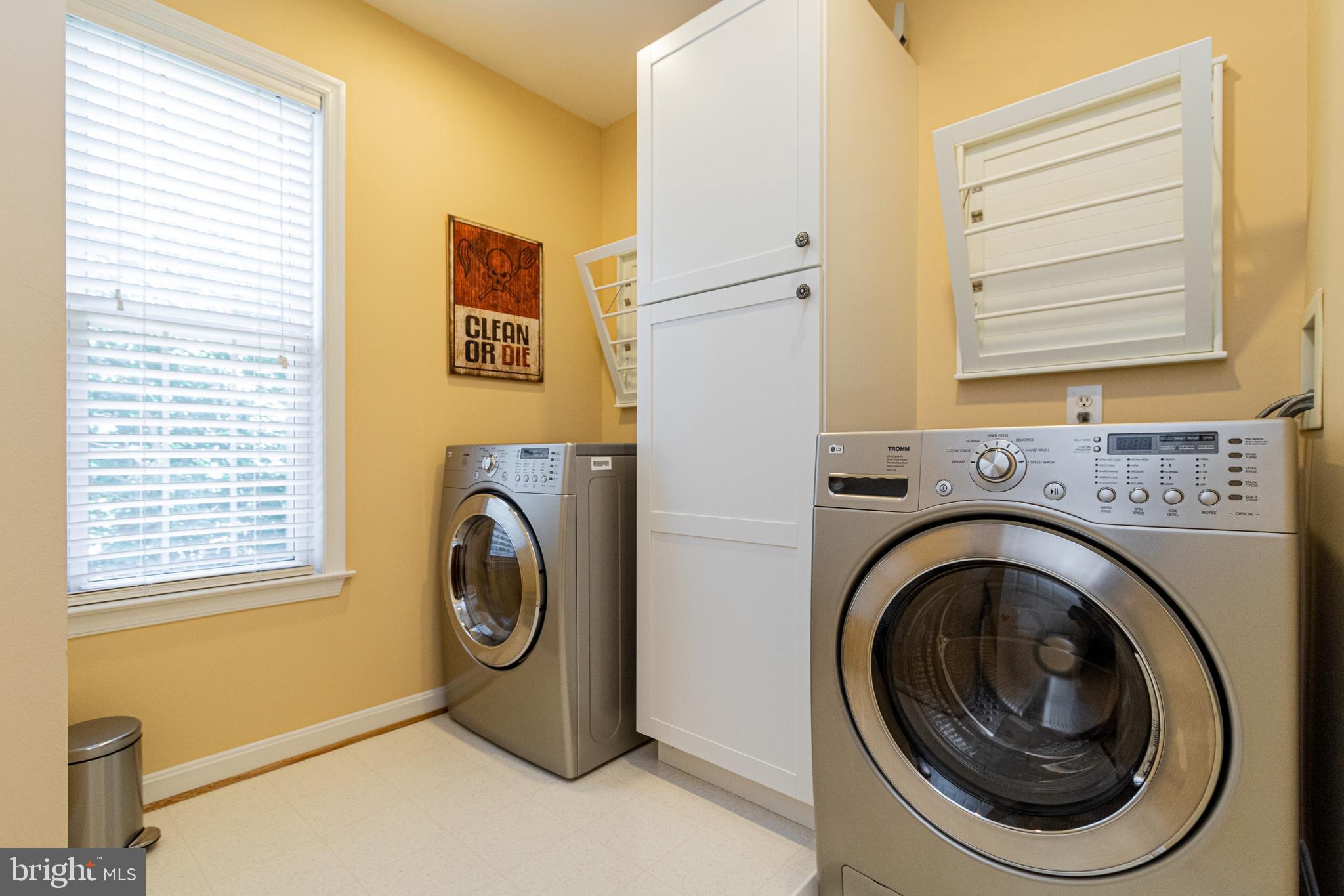 ASHBURN VILLAGE - Residential