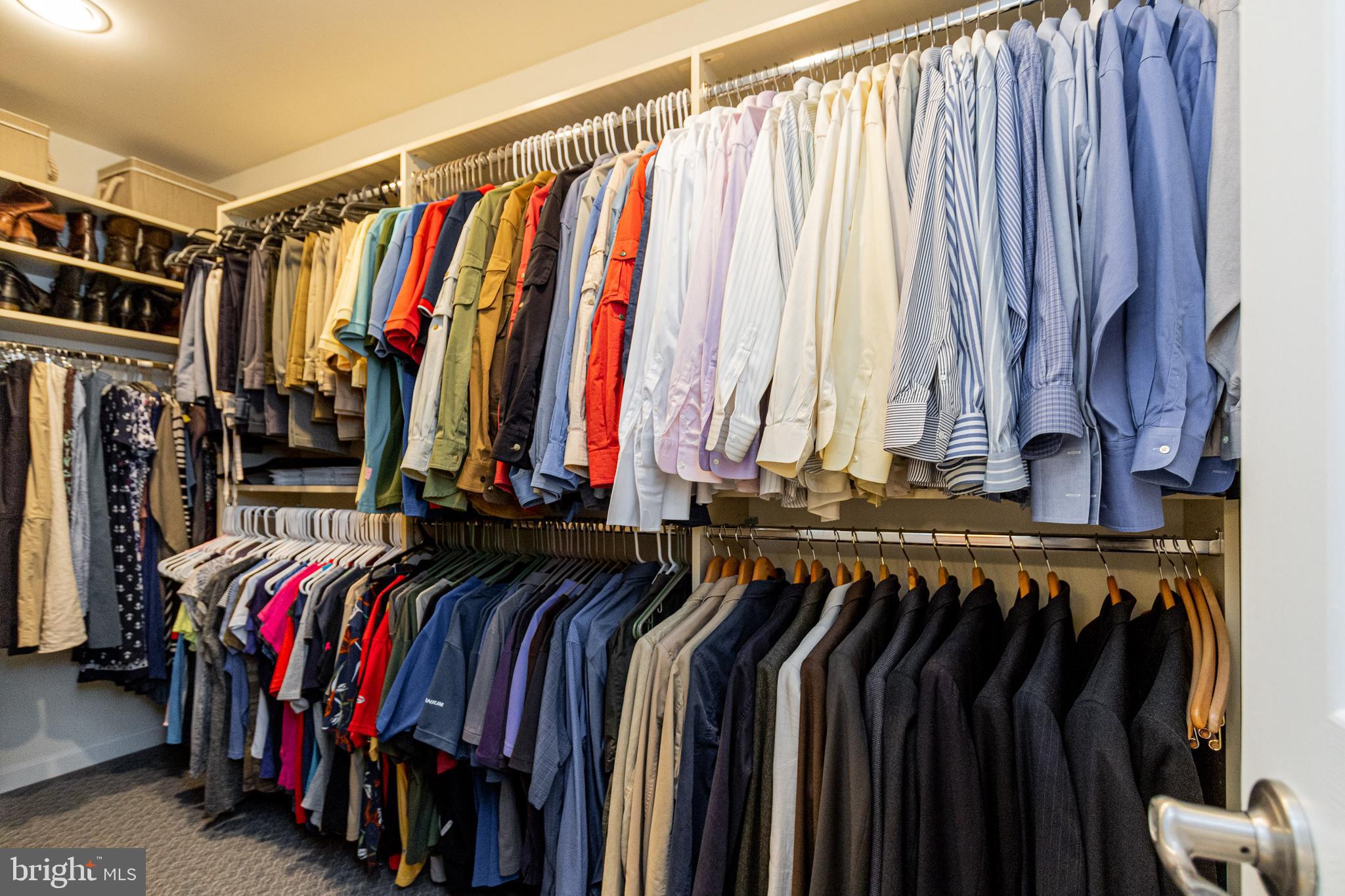 ASHBURN VILLAGE - Residential