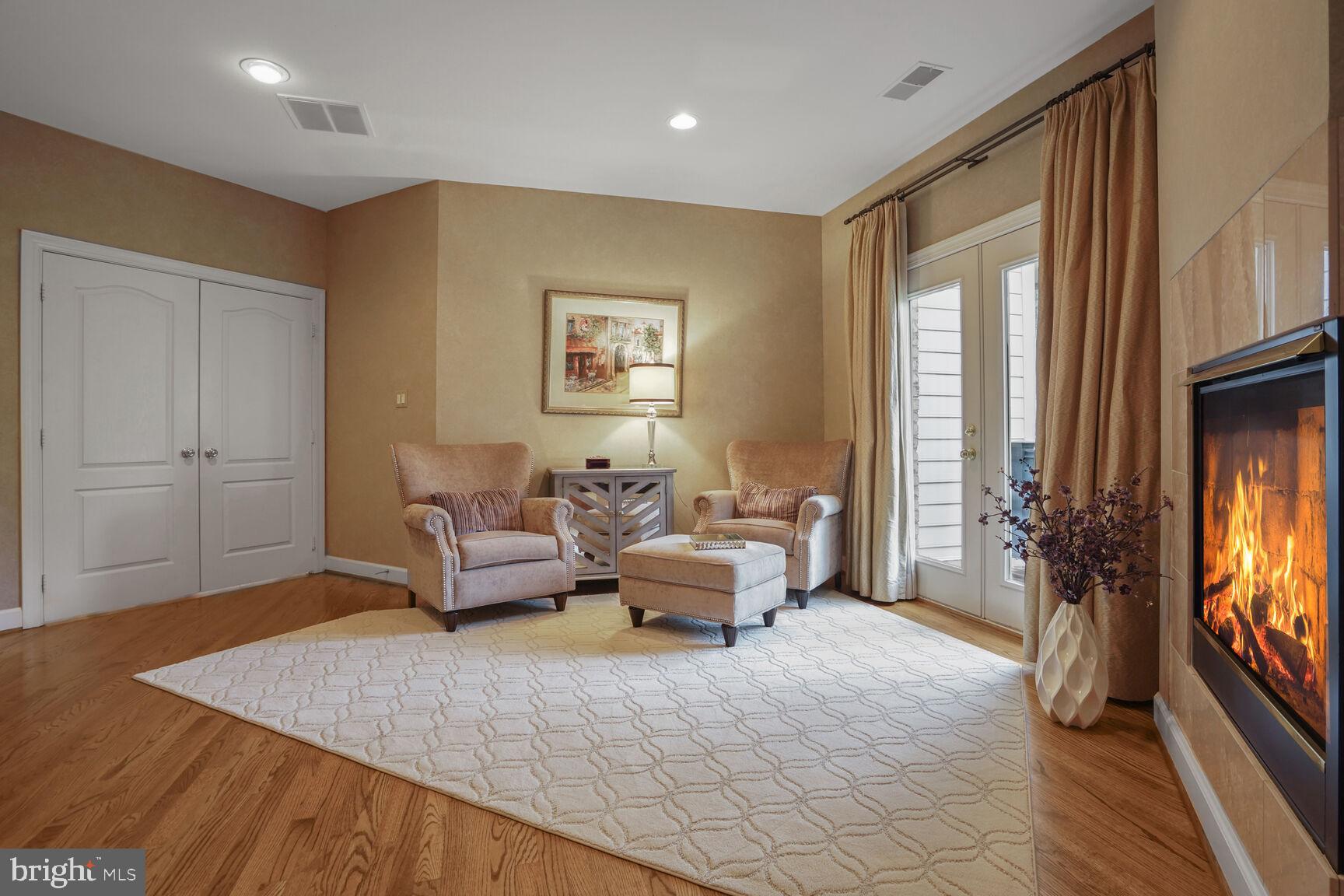 GREAT FALLS VILLAGE CENTRE - Residential