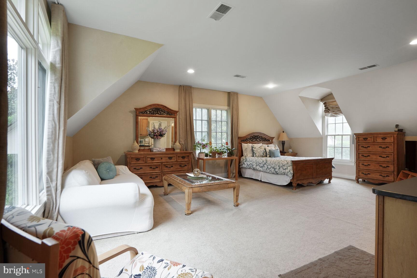 GREAT FALLS VILLAGE CENTRE - Residential