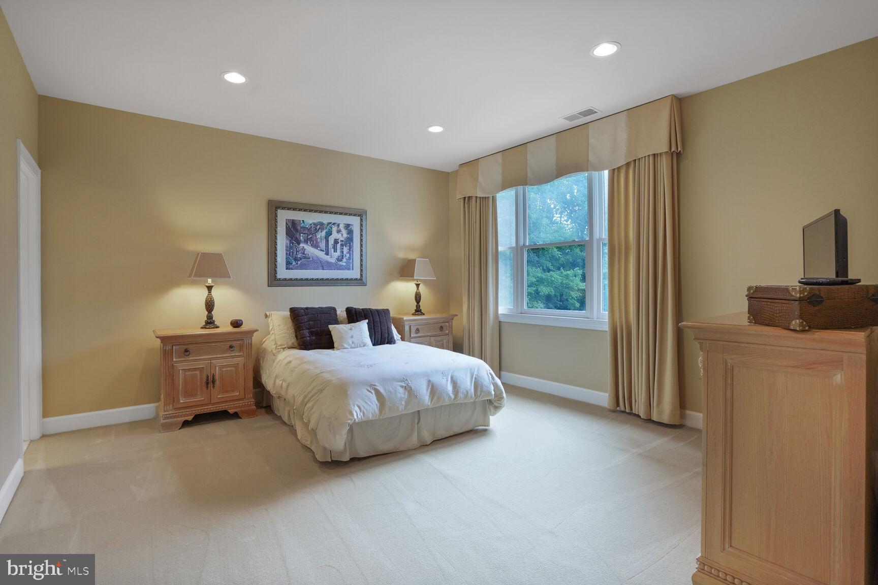 GREAT FALLS VILLAGE CENTRE - Residential