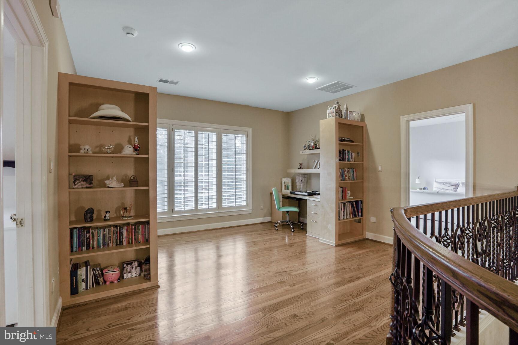 GREAT FALLS VILLAGE CENTRE - Residential