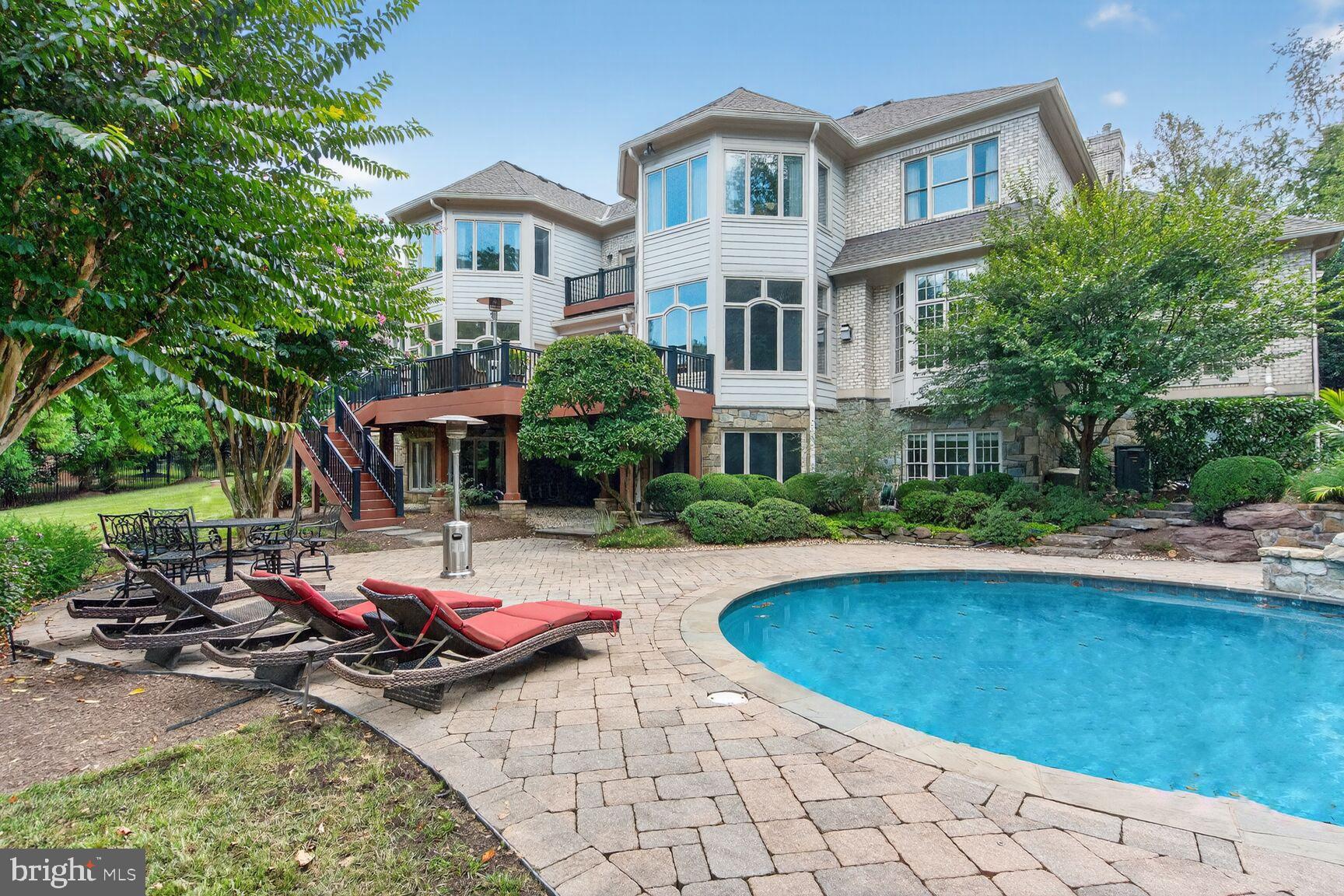 GREAT FALLS VILLAGE CENTRE - Residential