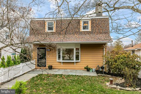 Photo of 10 Lincoln Avenue, LAMBERTVILLE, NJ 08530 (MLS # NJHT2004460)