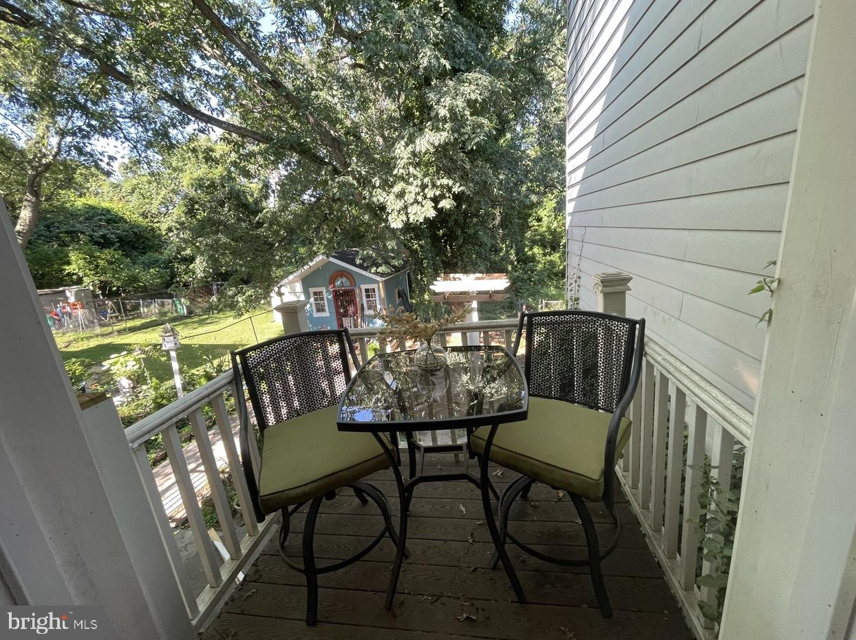 GLASSMANOR - Residential Lease