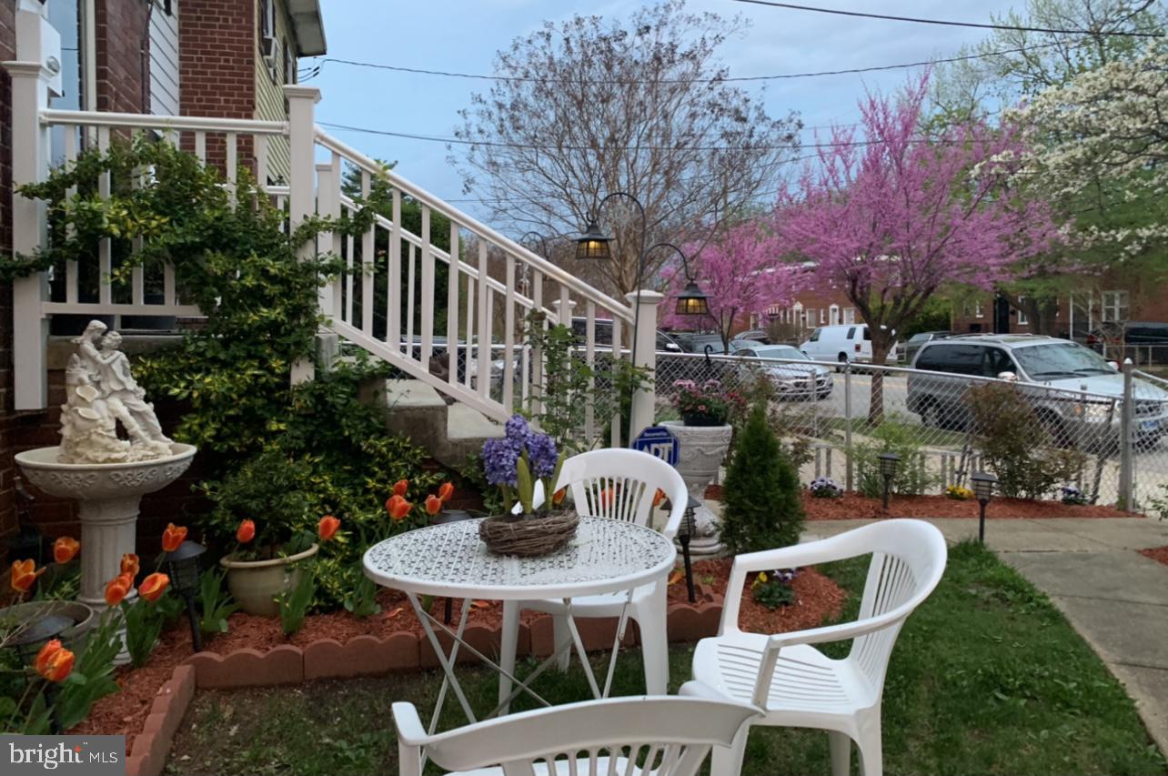 GLASSMANOR - Residential Lease